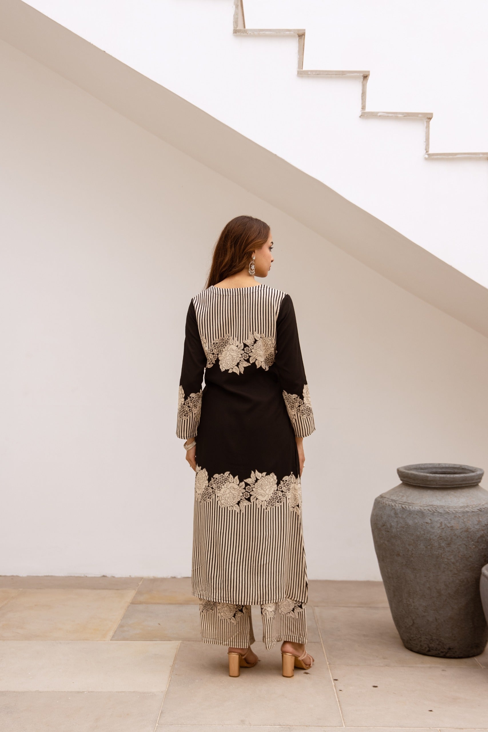 Floral Printed V-Neck Straight Cotton Rayon Kurta Set- Black